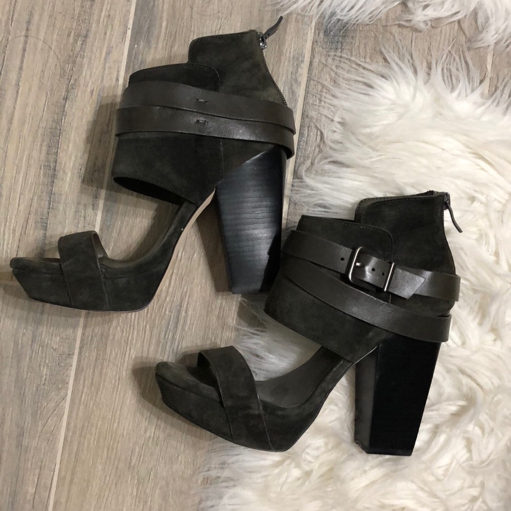 BCBG Gooney Platform Sandal
